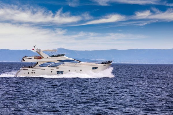 Quelles sont les caractéristiques exceptionnelles des locations de yacht Sanlorenzo ?