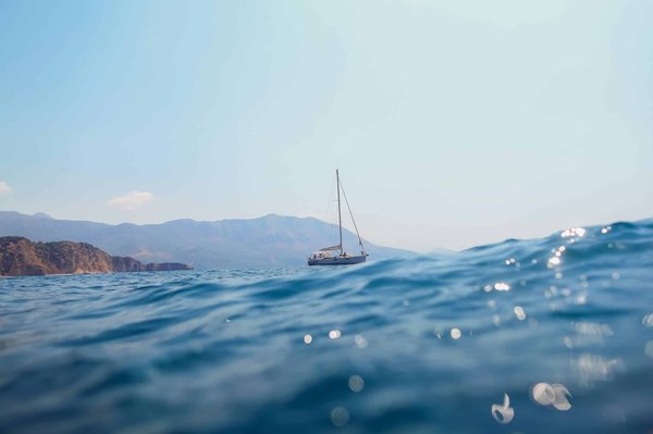 Naviguer en mer à Saint-Tropez à bord d’un yacht
